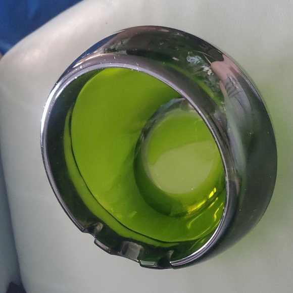 Midcentury Orb Ashtry - Picture 4 of 4